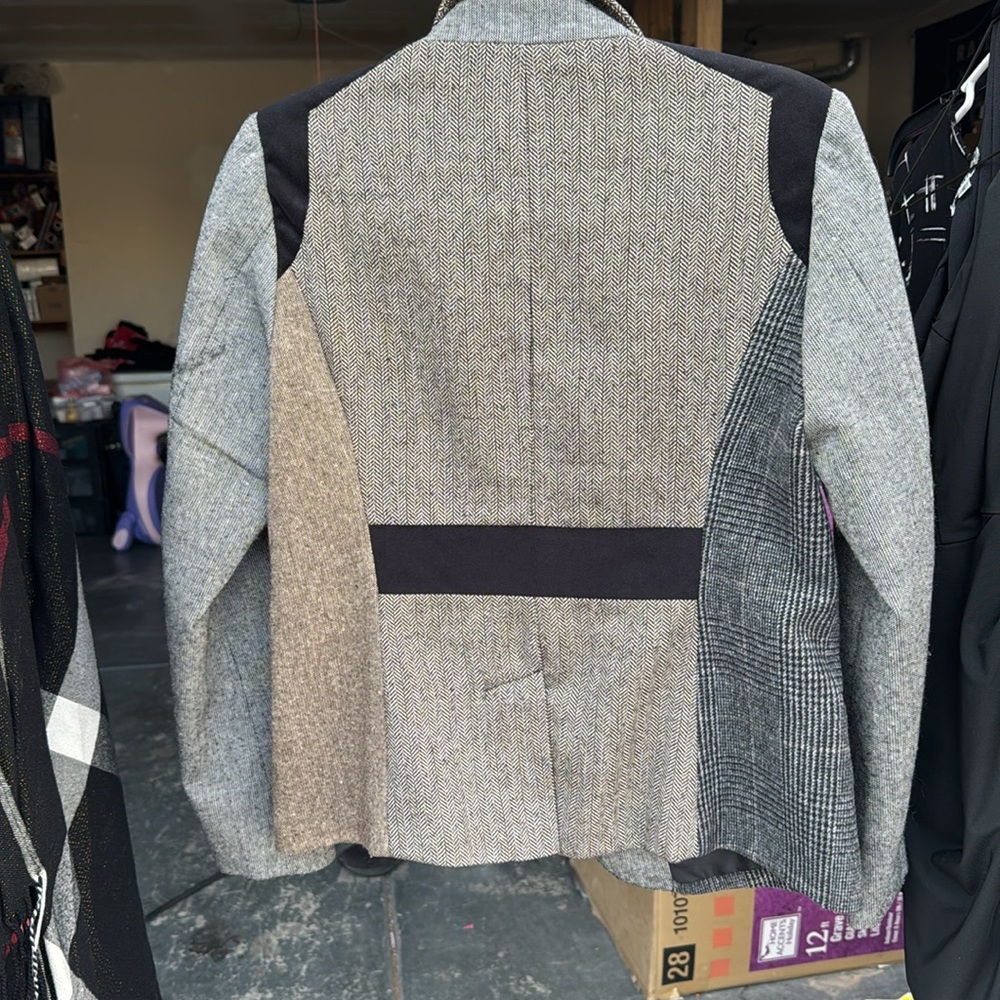 Blazer - Picture 4 of 4